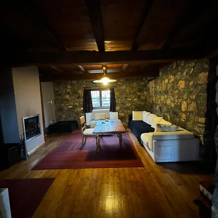 Forest House בקתה פלאיוס אגיוס אתנאסיוס